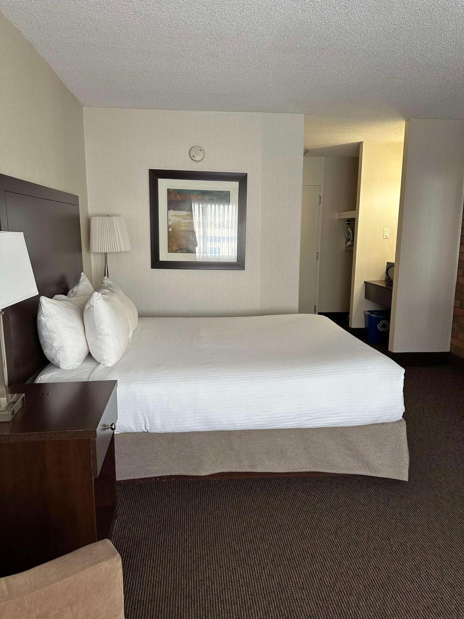 Best Western Cedar Park Inn Edmonton Zewnętrze zdjęcie