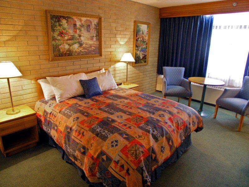 Best Western Cedar Park Inn Edmonton Pokój zdjęcie