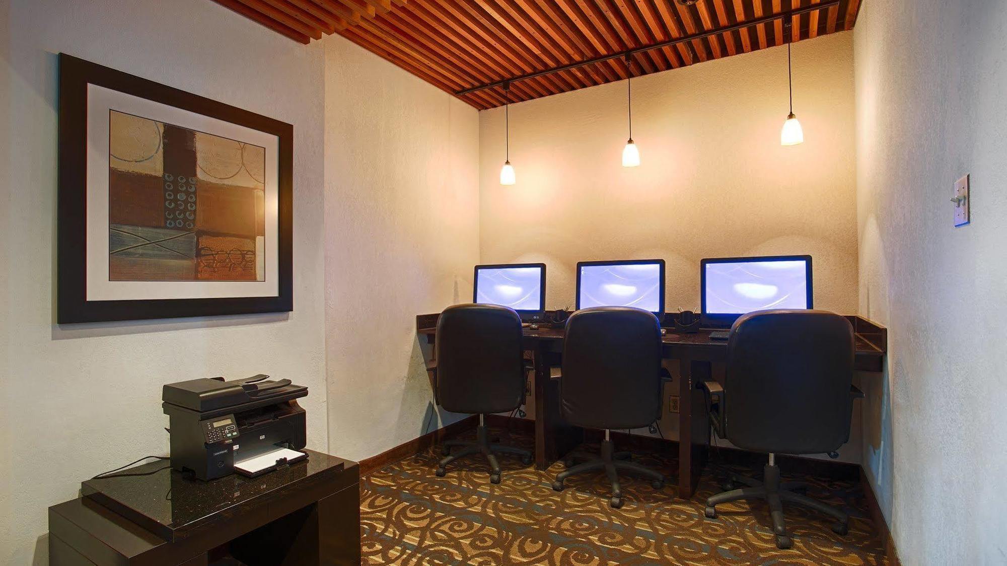 Best Western Cedar Park Inn Edmonton Zewnętrze zdjęcie